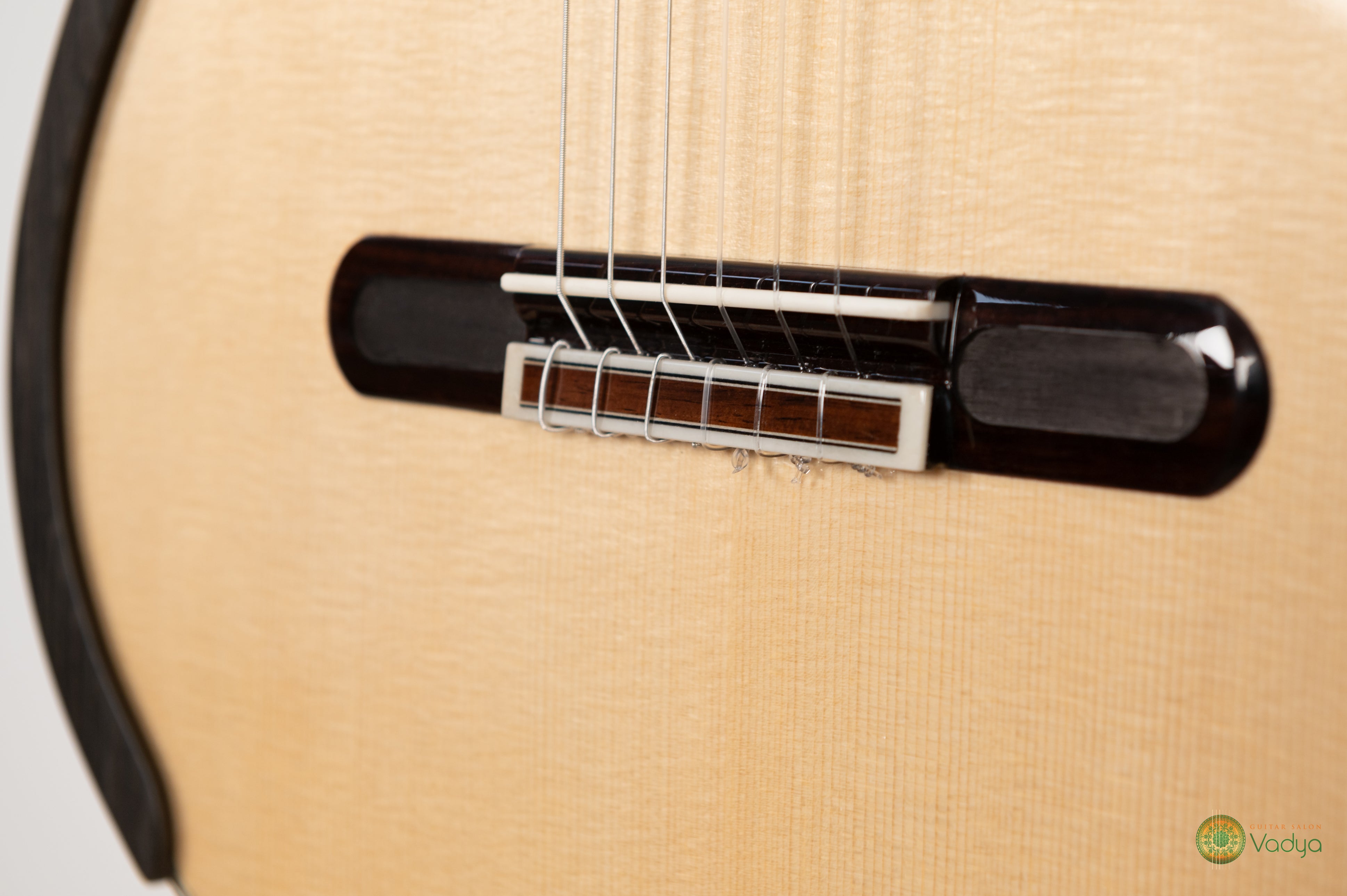 Yulong Guo Concert Double-Top Guitar (Spruce)